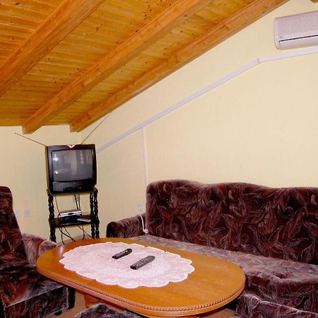 Apartment Ivan By El-Pi Tours Malinska Exteriér fotografie