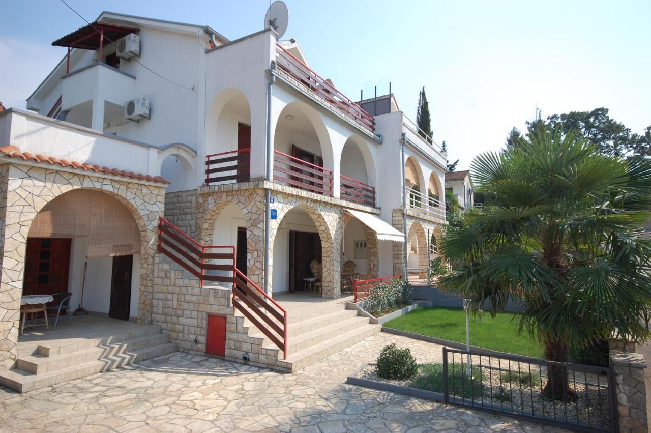 Apartment Ivan By El-Pi Tours Malinska Exteriér fotografie