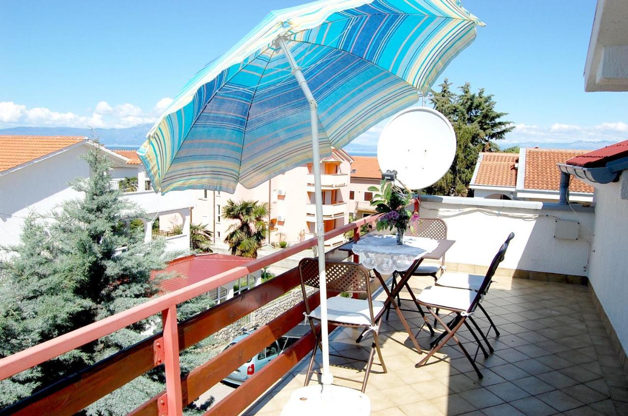 Apartment Ivan By El-Pi Tours Malinska Exteriér fotografie