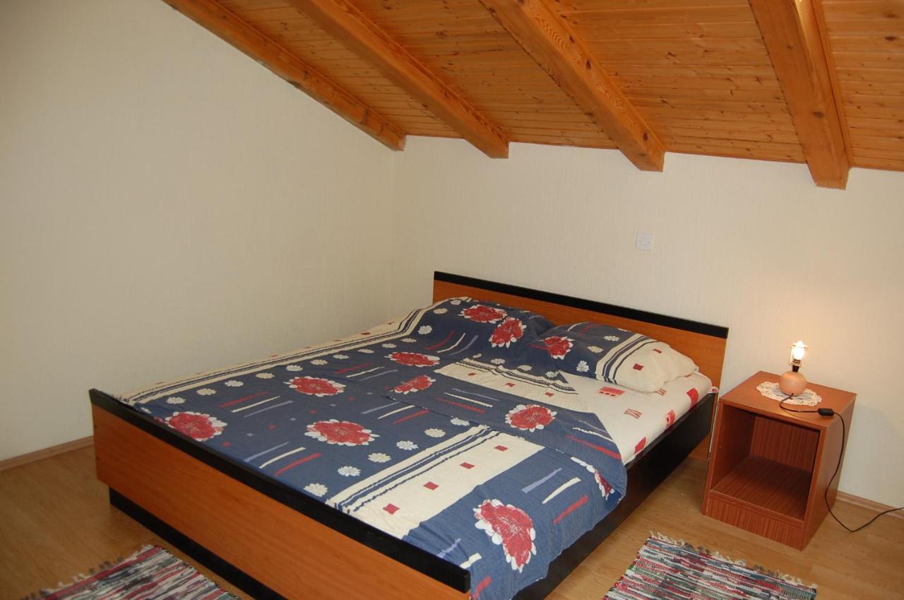 Apartment Ivan By El-Pi Tours Malinska Exteriér fotografie