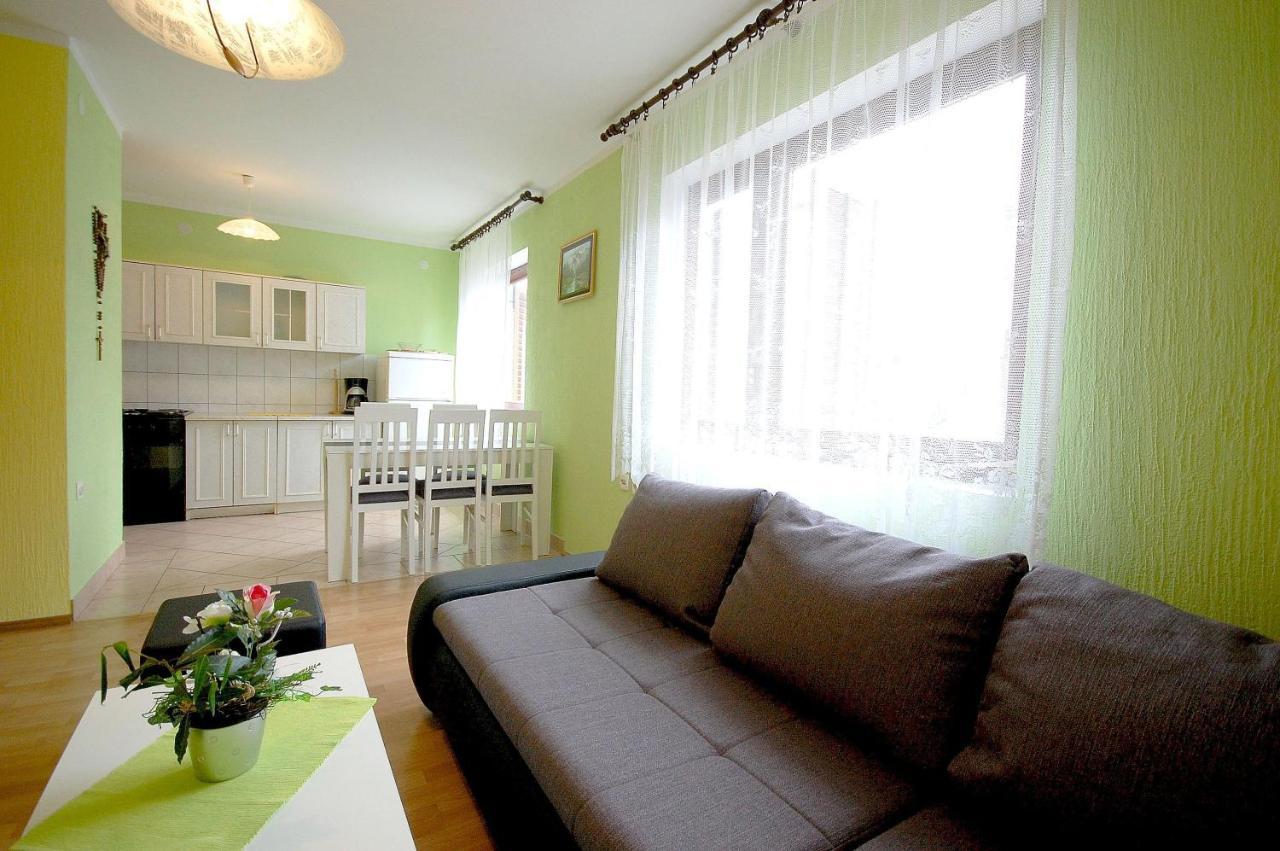Apartment Ivan By El-Pi Tours Malinska Exteriér fotografie
